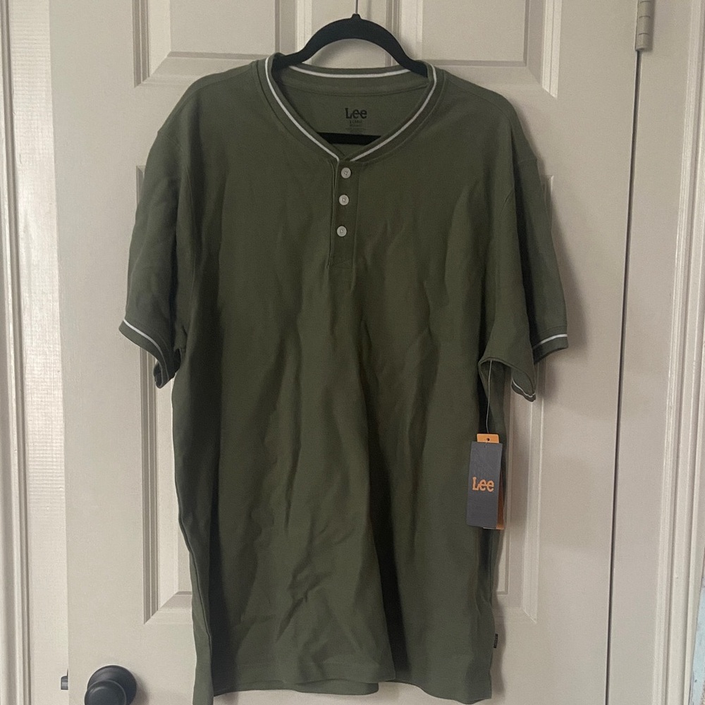 NWT Lee Men's XL Short Sleeve Henley Top Olive Green